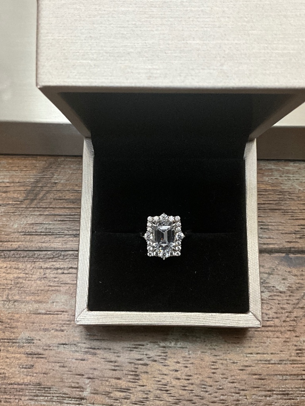 Oraia 3 Carat Emerald Cut Ring White Diamond Crystalline Platinum size 6